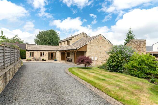 4 bed Detached for sale Image 7