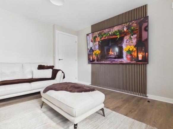 CAM03729G0-PR0282-STILL024