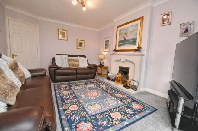 4 bed Detached for sale Image 8
