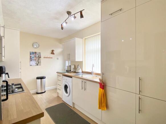 2 bed Terraced for sale Image 8