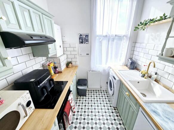 1 bed Flat for sale Image 7