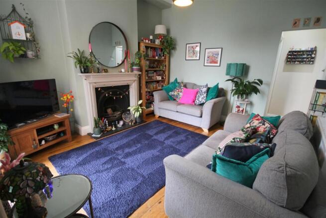 SR Lounge i.JPG