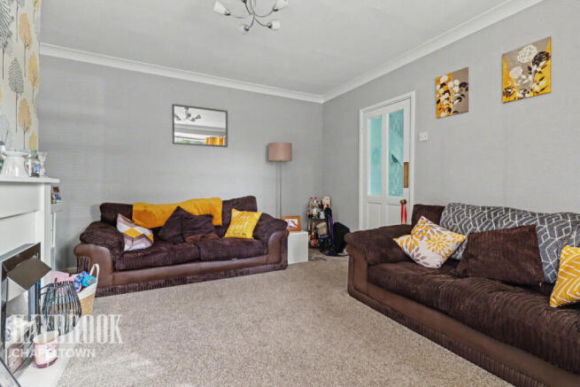 4 bed Semi-Detached for sale Image 4