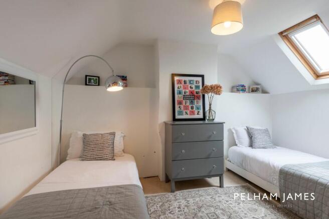 Bedroom 5, Nettleham House, Tugby