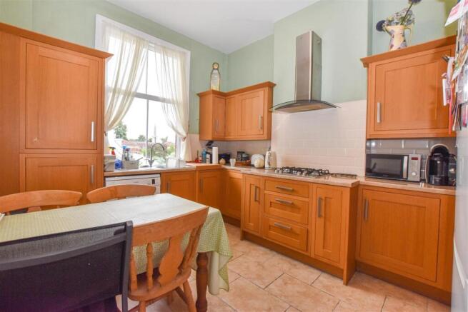 4 bed Maisonette for sale Image 4