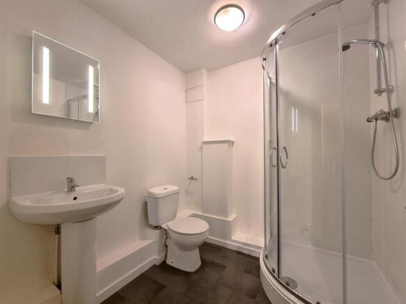 Bathroom - F32 The Forum.jpg