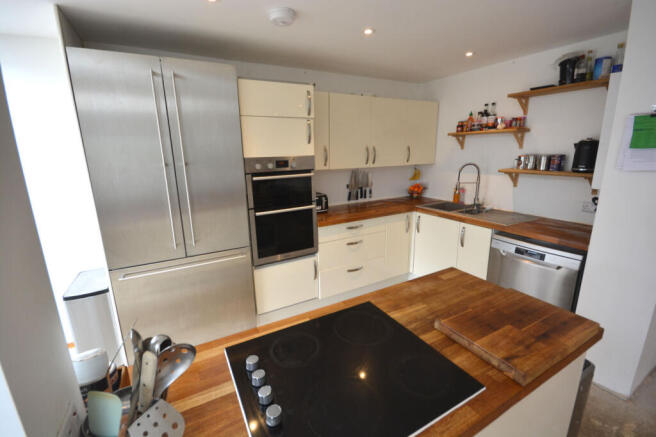 Maylyn Road, Beacon Hill, Poole, Dorset BH16 photo 4