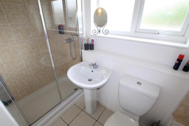 Bathroom (1).JPG
