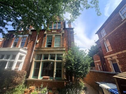 41 Headlands, Kettering, Northamptonshire, NN15 7ET