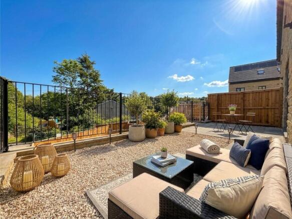 3 bed Terraced for sale Image 10