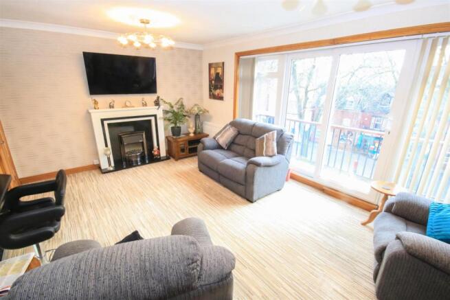 OPEN PLAN LIVING ROOM