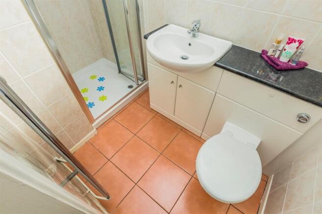 Shower Room: