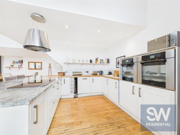2 bed Apartment for sale Image 10