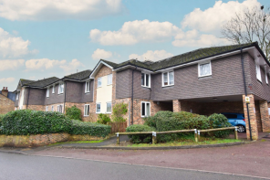 24, The Cloisters, Church Lane, Kings Langley WD4 8JT