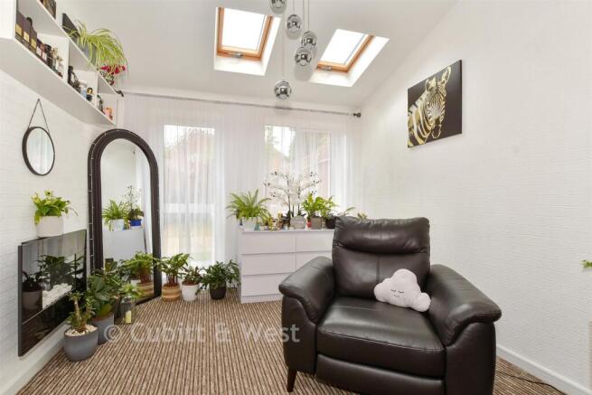 Lounge/Dining Room