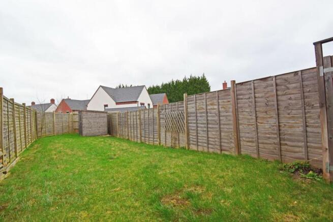 16 Furnival Drive, garden.jpg