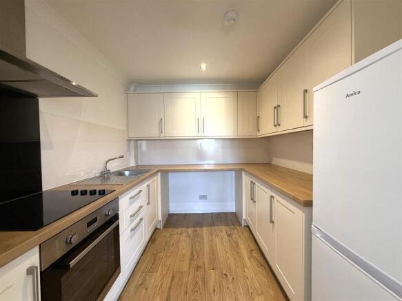 2 bed Flat to rent Image 6