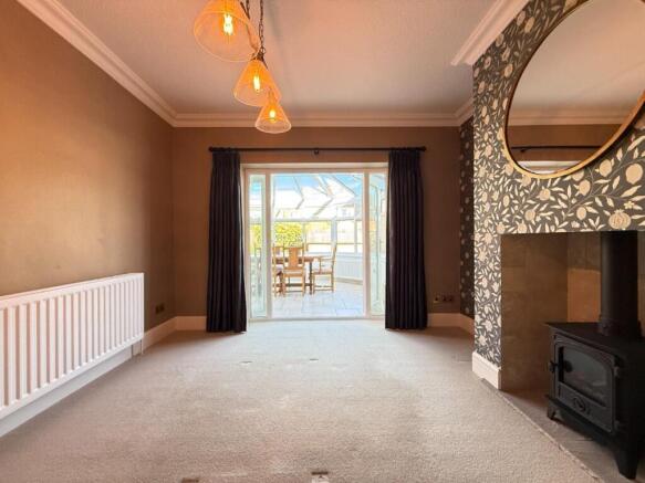3 bed Semi-Detached to rent Image 8