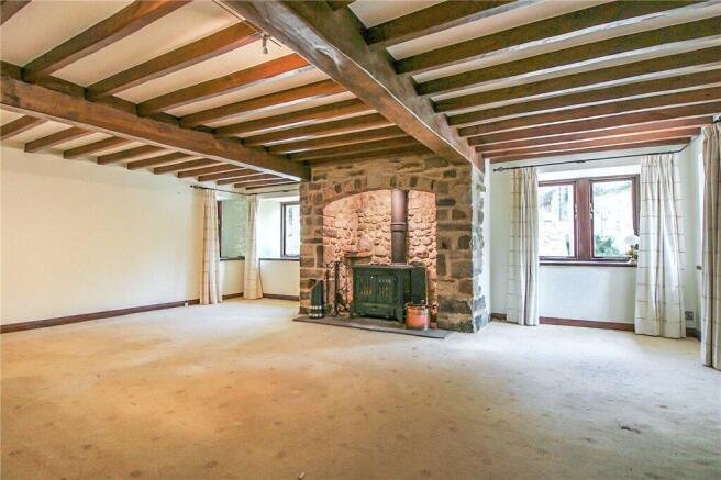 5 bed Detached for sale Image 4