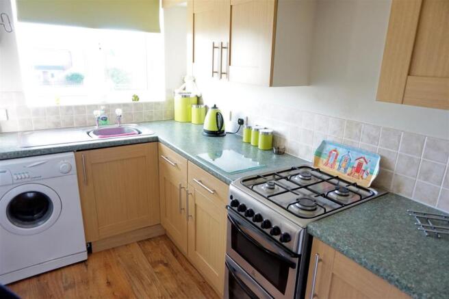 FITTED KITCHEN