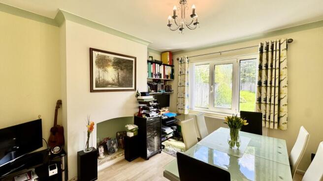 3 bed Semi-Detached for sale Image 8