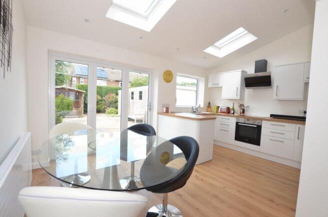 Kitchen/Dining...