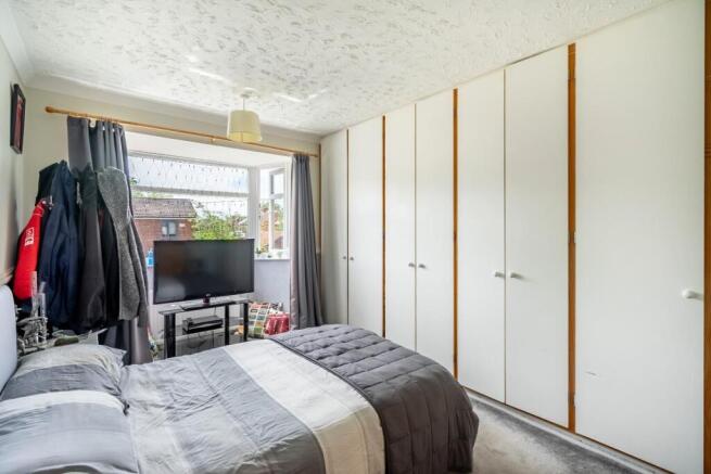 5 bed Semi-Detached for sale Image 11