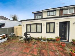 2b, Middleton Drive, Bury BL9 8DS