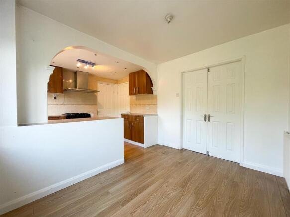 3 bed Semi-Detached to rent Image 7