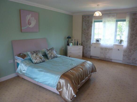 Photo 10