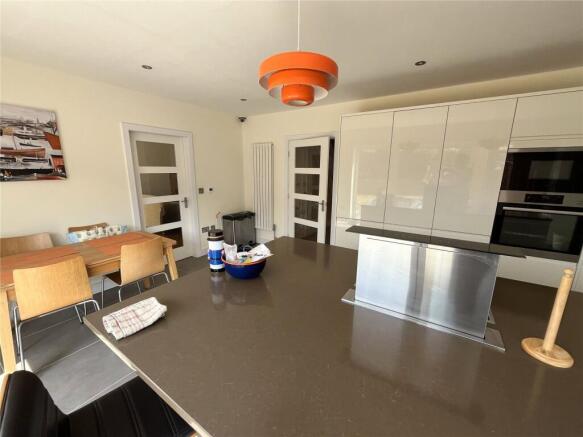 4 bed Detached for sale Image 5