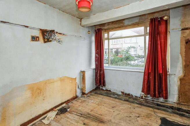 42 James Avenue, Dagenham, London, RM8 1LJ