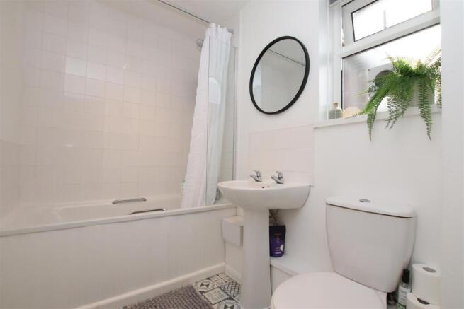 Bathroom.JPG