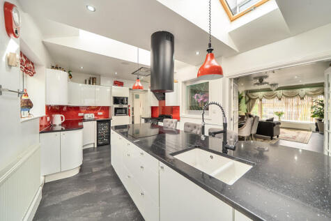 Greystones Close, Leeds, LS25