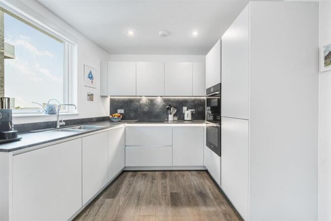 25 Holcombe Court-7.jpg