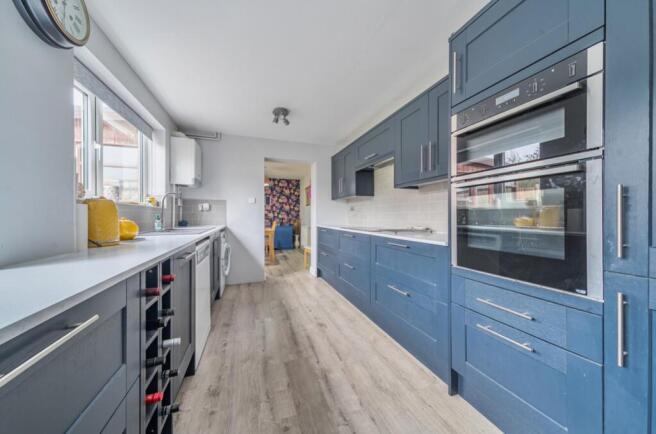 1400032-10-696e3443839dc