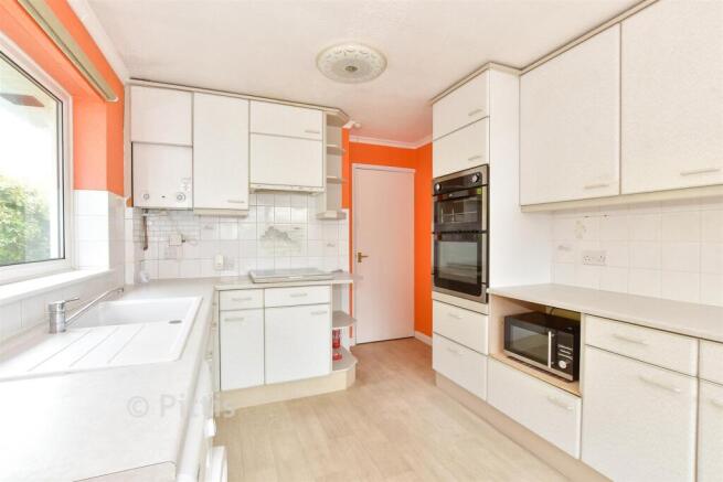 Kitchen/ Dining Area