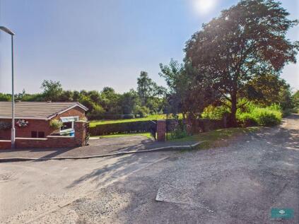 Brellafield Drive, Shaw