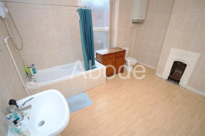 3 bed House to rent Image 12