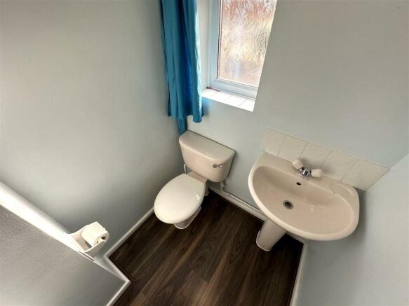 Cloakroom/ W.C 763