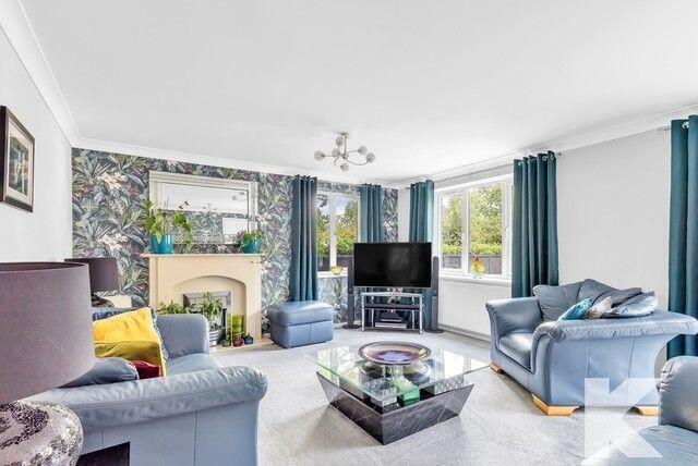 18 Badger Close, Rochdale OL16 4QR photo 5