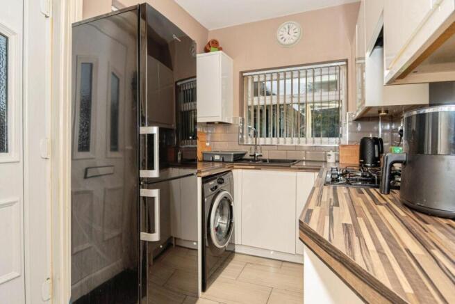 3 bed Semi-Detached for sale Image 5