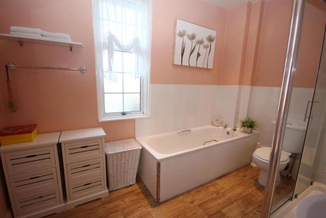Bathroom.JPG