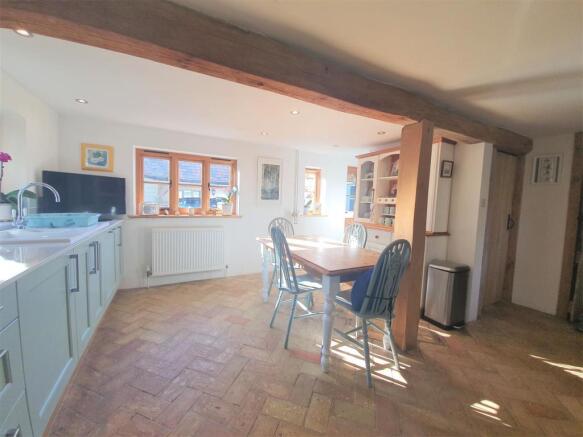 Kitchen.3.jpg