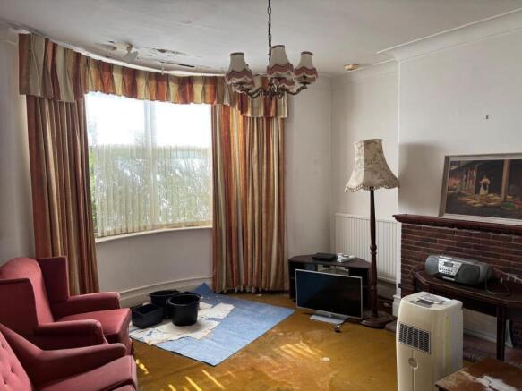 3 bed Semi-Detached for sale Image 4