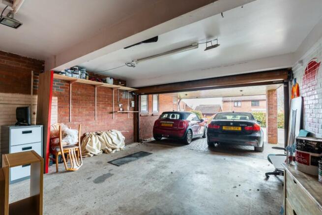 GARAGE-1.jpg