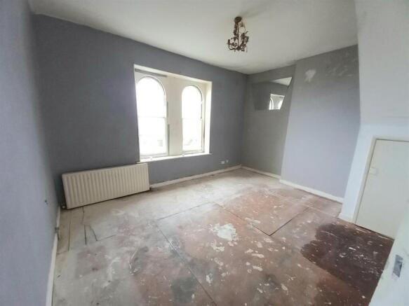 14 Kipling Court L Room.jpg