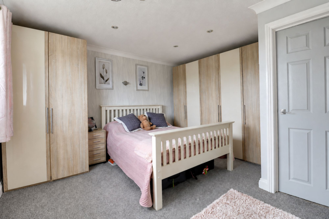 3 bed Semi-Detached for sale Image 12