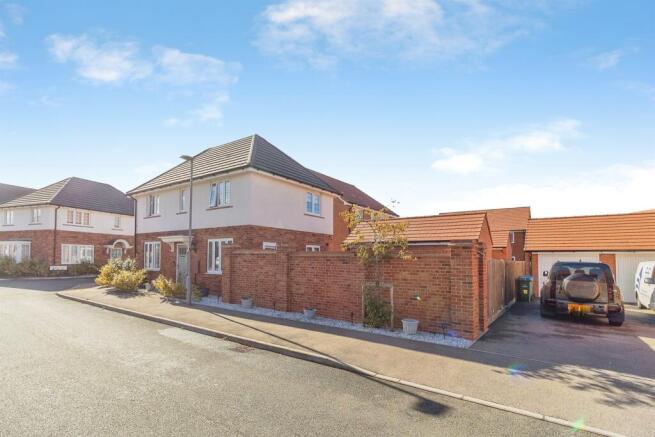 Cianchi Grove, Eagle Farm South, Milton Keynes photo 2