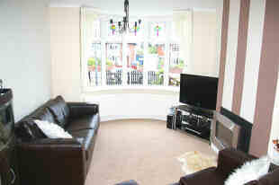 FRONT LOUNGE